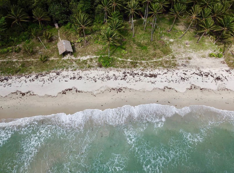 Lumambong Beach, San Vicente